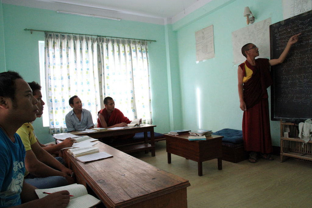 Tibetan Medine school class